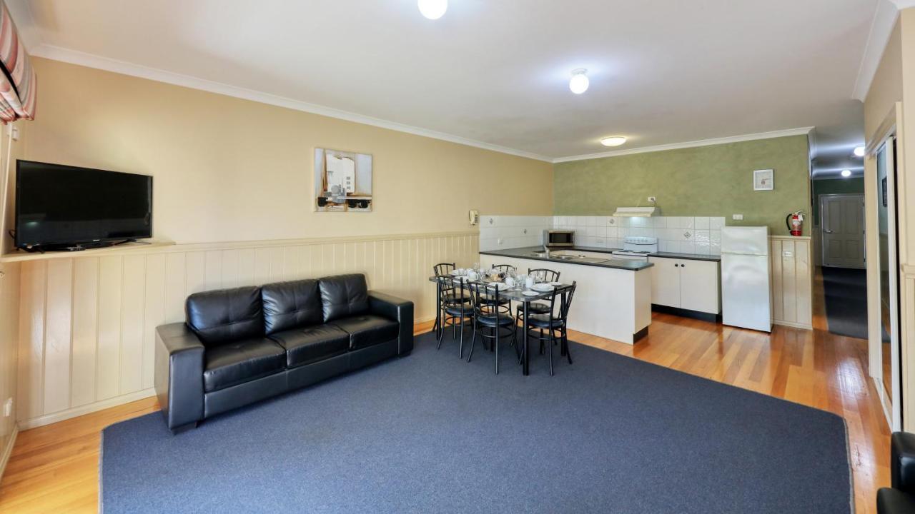 Bridges On Meninya Motel & Apartments Moama Exterior photo