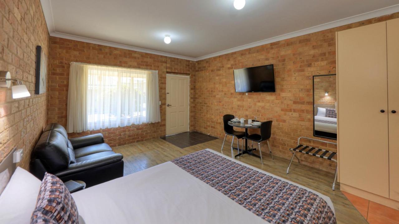 Bridges On Meninya Motel & Apartments Moama Exterior photo