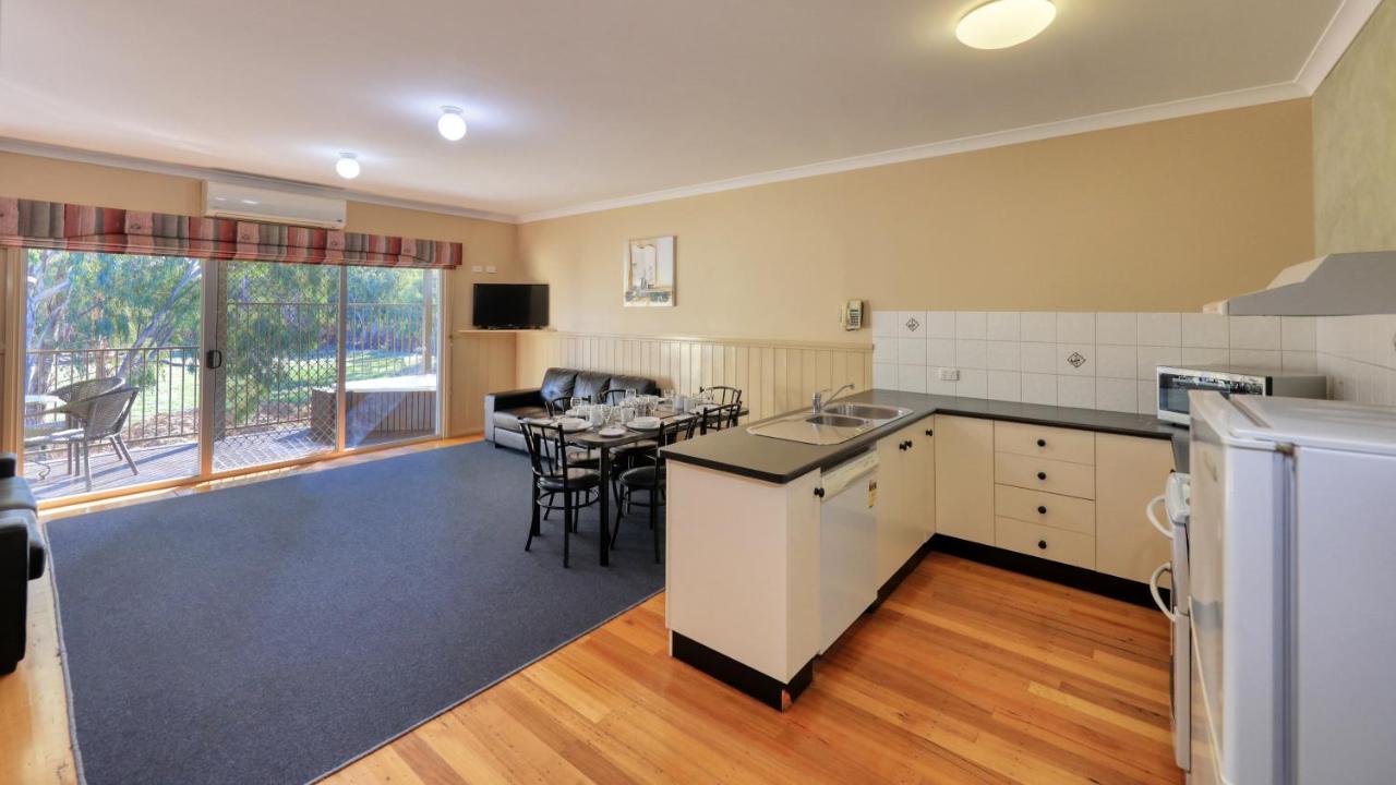 Bridges On Meninya Motel & Apartments Moama Exterior photo