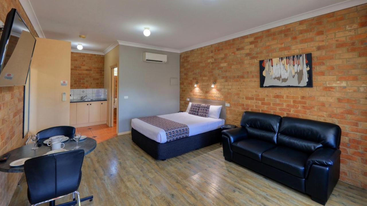 Bridges On Meninya Motel & Apartments Moama Exterior photo
