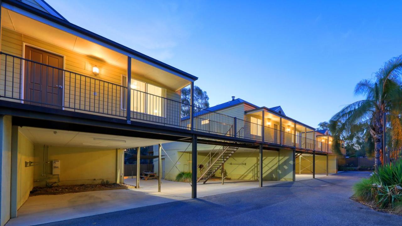 Bridges On Meninya Motel & Apartments Moama Exterior photo