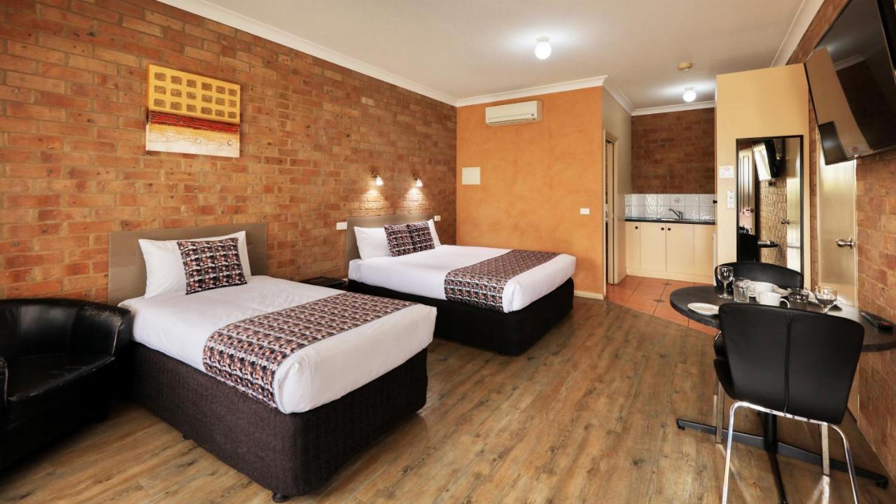 Bridges On Meninya Motel & Apartments Moama Exterior photo