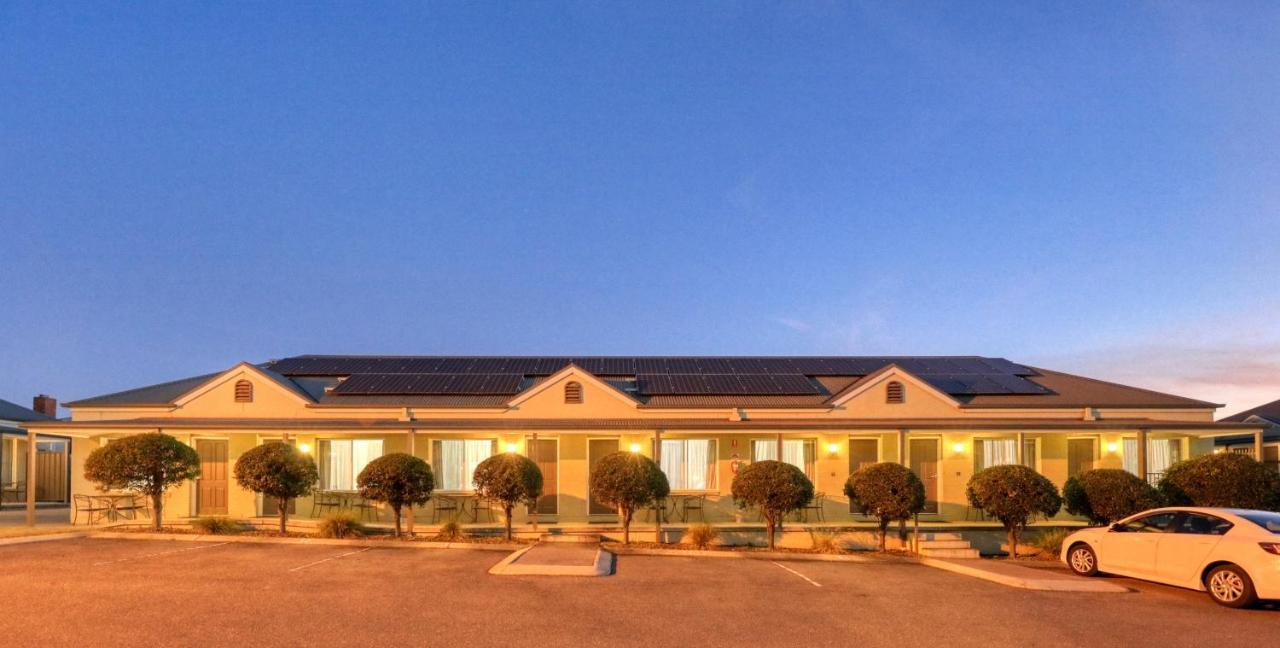 Bridges On Meninya Motel & Apartments Moama Exterior photo