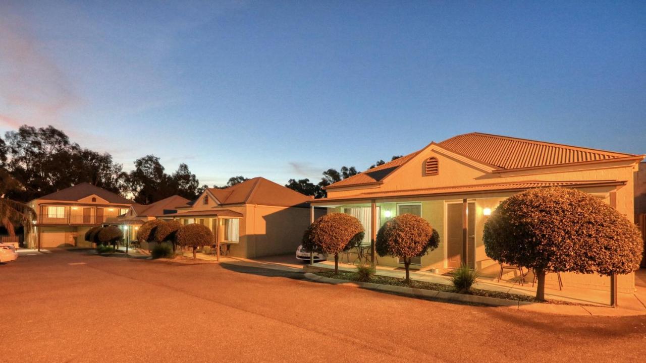 Bridges On Meninya Motel & Apartments Moama Exterior photo