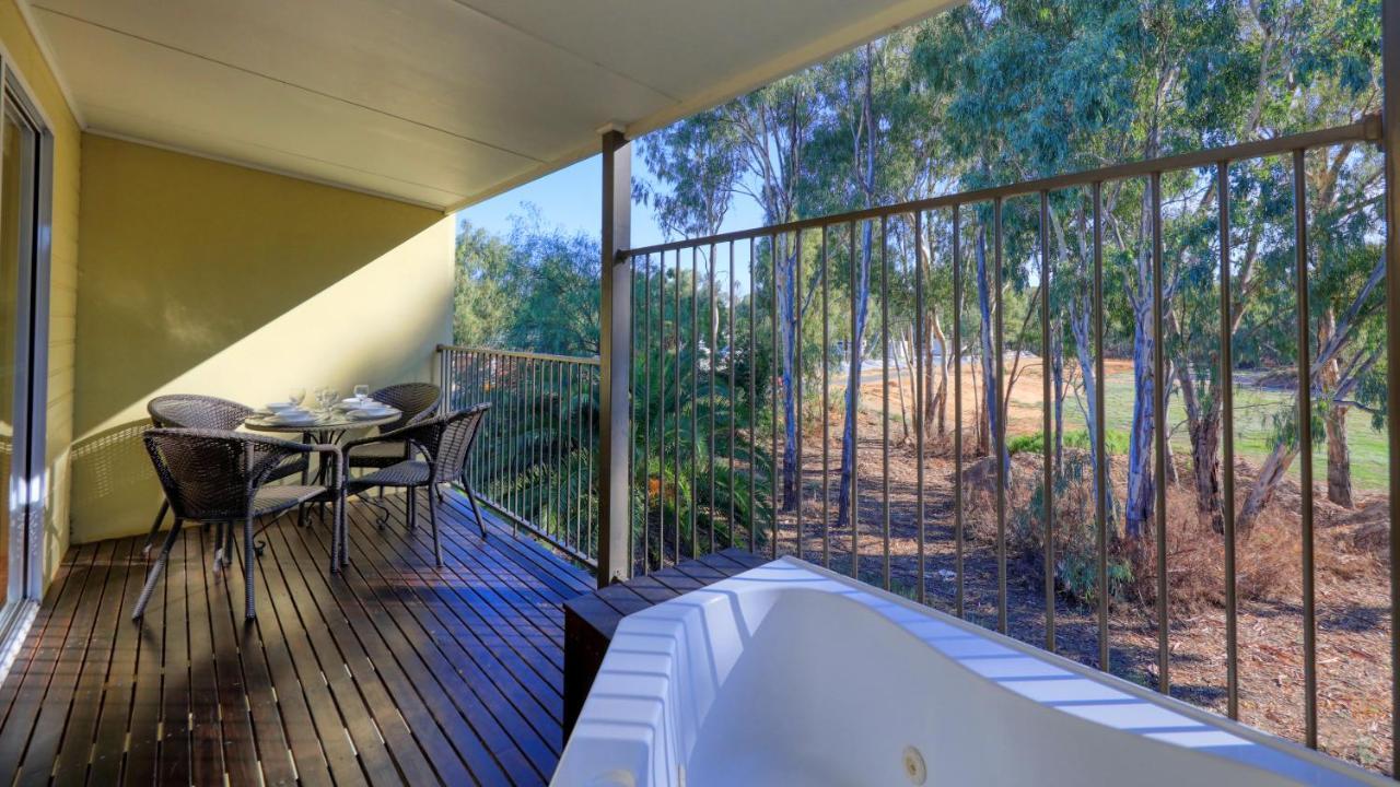 Bridges On Meninya Motel & Apartments Moama Exterior photo