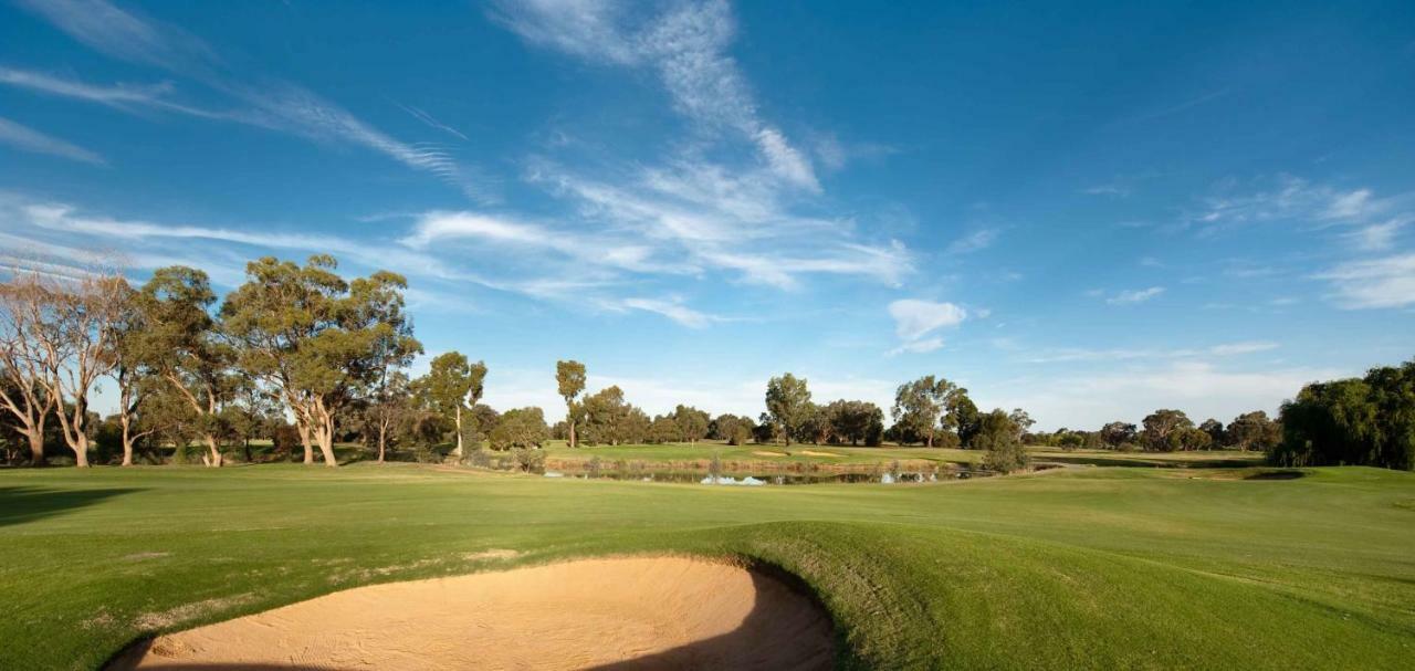 Bridges On Meninya Motel & Apartments Moama Exterior photo